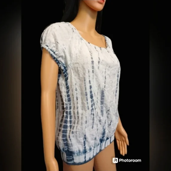 Women's Short Sleeve Size Small Tie Dye and Eyelet Embroidered Shirt - Picture 4 of 14